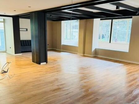 Ufficio in Affitto al Lago Secco, Tirana - 1100€ | 170 m²