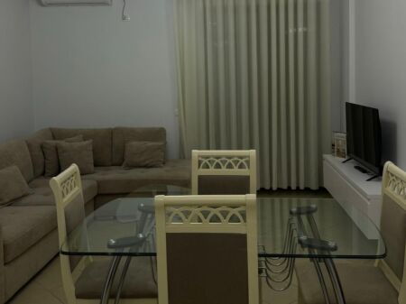 Jepet me qera apartamenti 1+1 