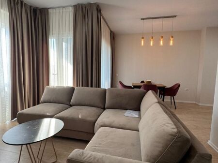 APARTAMENT 2+1 ME QERA TEK RRUGA E KOSOVAREVE