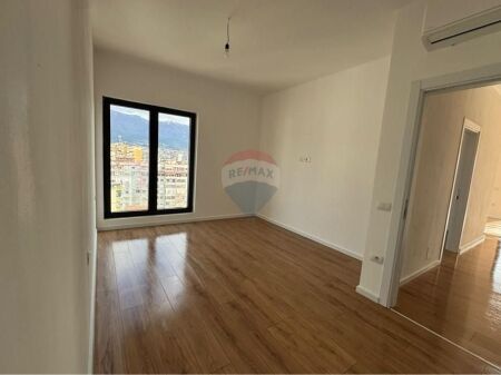 Ufficio in affitto in Via Barrikadave!