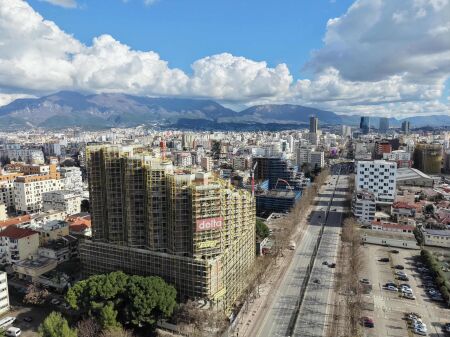  Shitet apartament 2+1 te Colonnade Residence, Zogu i Zi