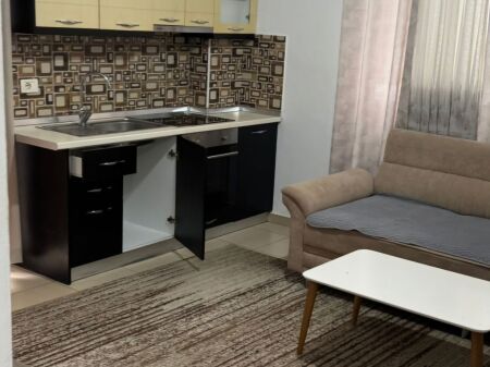 Jepet me qera apartamenti 1+1 