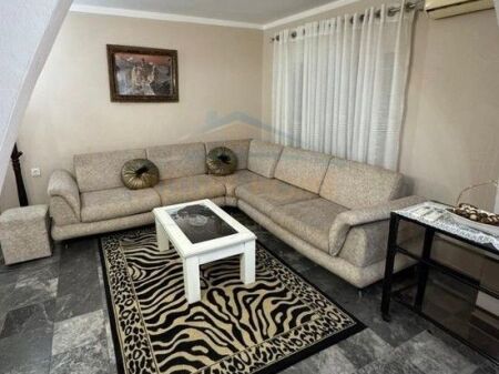 Qira Apartament 2+1+2, Rruga Fortuzi, Tiranë