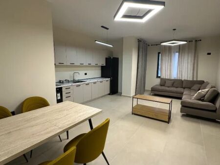 Jepet me qera apartament 2+1 te Kodra e Diellit prane "Big Market"