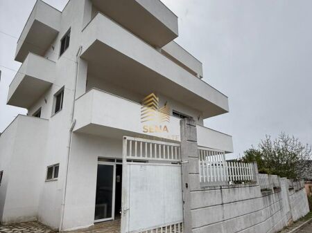 Affitto, Villa su 3 Piani, Lago Artificiale, 3000 Euro/mese Netto