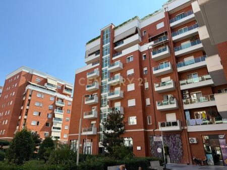 Shitet apartament 2+1+2+2 Poste parkimi, Rezidenca Sima-com 320,000 € Sip. Totale  163m2