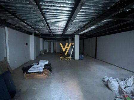 LOCALE COMMERCIALE 240 M2 IN AFFITTO VICINO ALLA STAZIONE FERROVIARIA 1.500 EURO