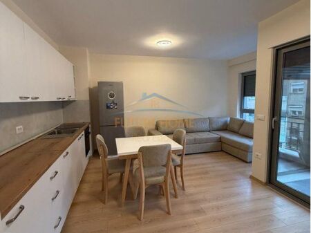 Qera, Apartament 1+1+Post parkimi, Rruga Dervish Hekali, Shkolla e Kuqe, Tiranë