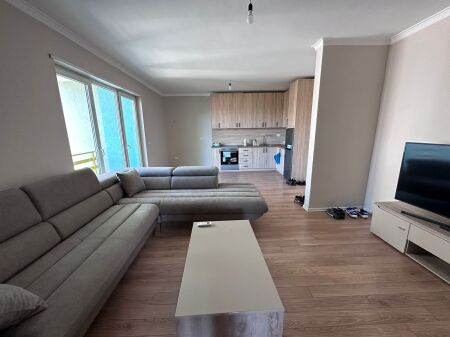 Apartament per shitje - Liqeni i Thate