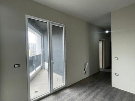SHITET APARTAMENT 3+1+2 TEK KOMUNA E PARISIT, BEGA07