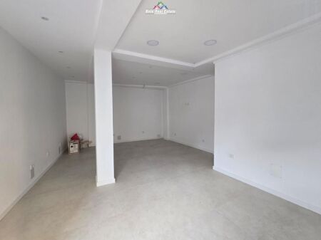 Negozio in Affitto in Via Durazzo (ID BD21855) Tirana