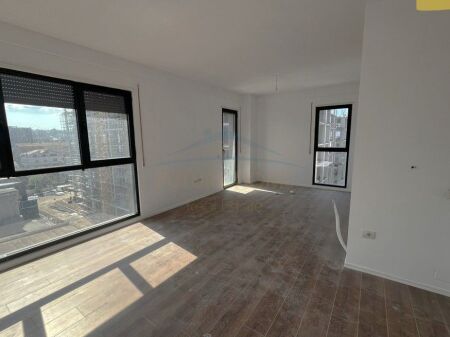Shitet, Apartament 2+1+2+ Post Parkim, Rruga Sadik Petrela, Kompleksi ASL 2