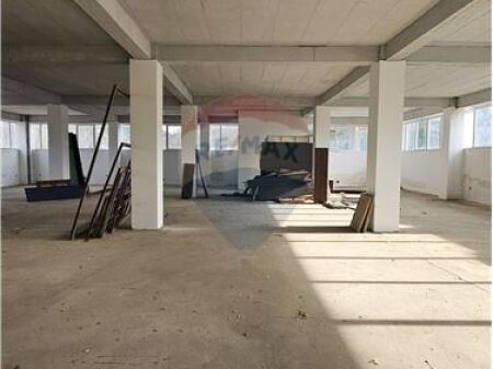 Building - For Rent - Pezë, Tirana
