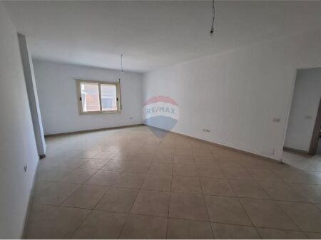  Apartament 1+1 për Shitje – Transballkanike, përballë Alpetit, Vlorë