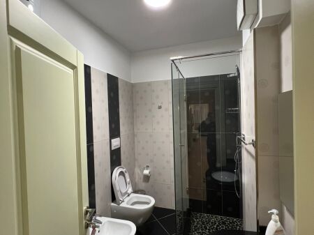Apartament per qera 3+1+2 Liqeni i Thate