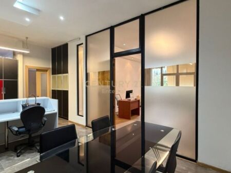 Locale/ ufficio in affitto a Garda 1.700 € /mese Sup. Totale 135m2