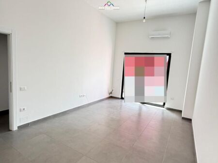 Ufficio In Affitto Presso Farmacia 10 (ID BZ2903) Tirana