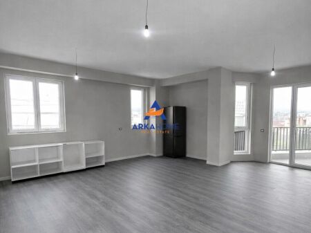 SHITET APARTAMENT 3+1+2+BALLKON "TEK KOMUNA E PARISIT" 418000 EURO