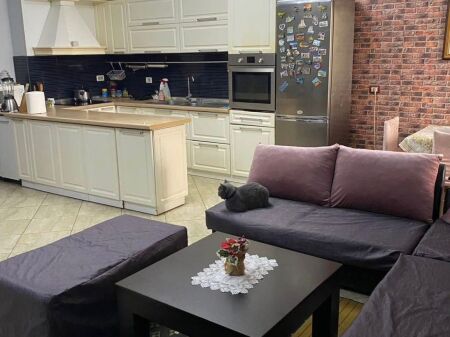 Shitet Apartament 2+1 ne Fresk 
