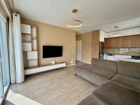 Shitet Apartament 2+1 te Kompleksi FZ te Liqeni i Thate.