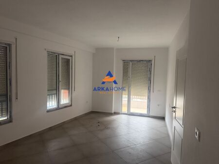AFFITTASI APPARTAMENTO 2+1+BALCONE "VILA L ASTIR" 370 EURO