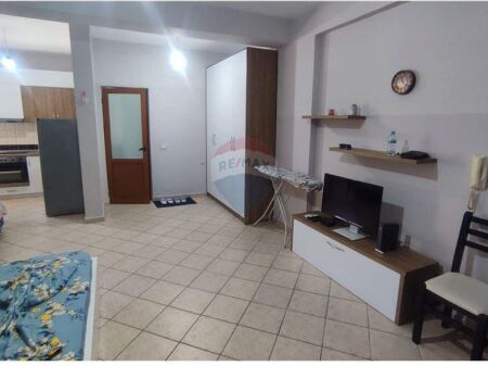 🏡 Studio Apartment for Sale – Lungomare, Vlorë