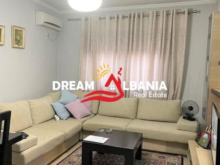Appartamento 1+1 in affitto in via Mine Peza vicino alla Procura del distretto a Tirana (ID 4211889)