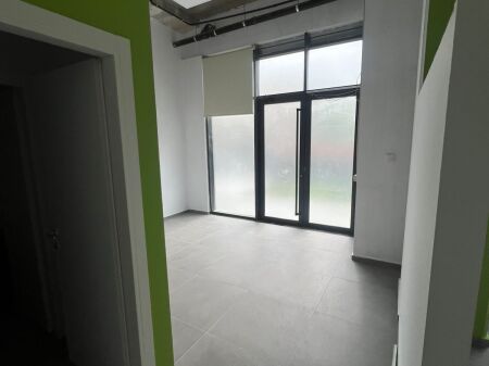  Locale Commerciale in Affitto – Zogu i Zi (