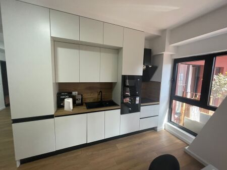 Garden Building, spazio per ufficio in affitto 2+1+2 (150m2)