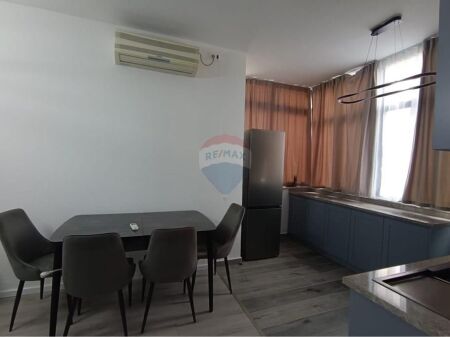 Jepet me qera apartament 1+1 ne Rrugen Fortuzi.