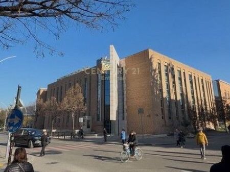 Cam Market - Unit for sale on ground floor by the street with active lease near the Bank of Albania