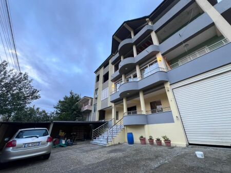 Collina del prete, villa di 4 piani in affitto