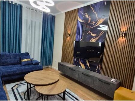 SUPER APARTAMENT 1+1 PËR QERA – Rruga 5 Maj, pranë Emerald Center