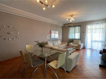 Apartament 1+1 per qira tek Ish Tregu Elektrik!