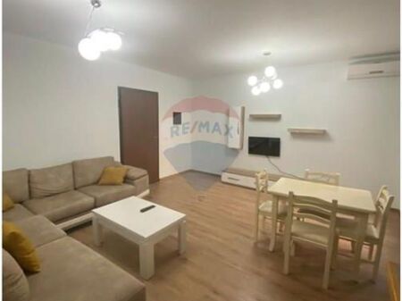 Apartament 1+1 per shitje te kopeshti Botanik.