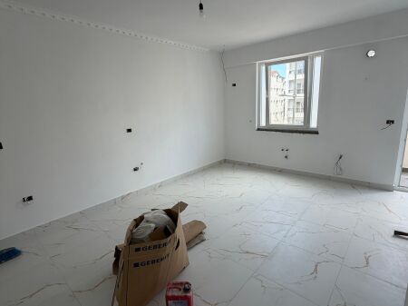 Vendesi 2+1 Spiaggia 120000€