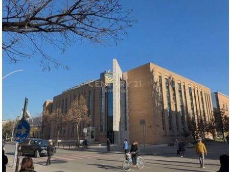 Cam Market - Unit on ground floor for sale with active lease near the Bank of Albania