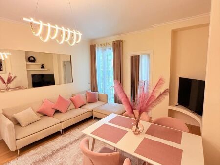 APARTAMENT 2+1 LUXURY PER QERA RRUGA E KOSOVARVE