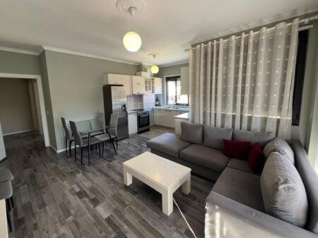 Jepet apartament 2+1+2 me qira tek Tregu Elektrik