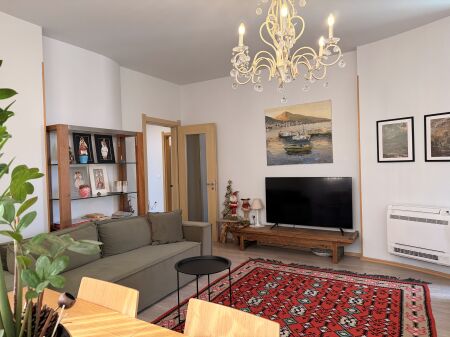 SHITET apartament 3+1 plot dritë tek shkolla HARRY FULTZ