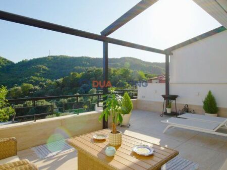 VENDESI DUPLEX DI LUSSO VICINO AL GIARDINO BOTANICO  !!