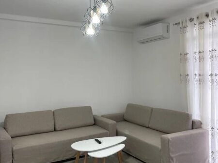 Jepet me qera apartament 3+1 te 5 Maji