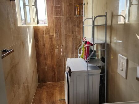 APARTAMENT 1+1 ME QERA TE RRUGA HOXHA TASIM