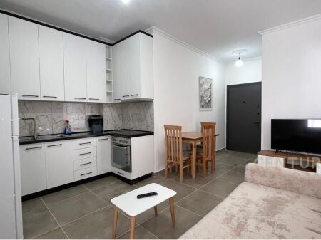 Apartament 2+1 me qira në Rrugën 5 Maji! 480 € /Muaj