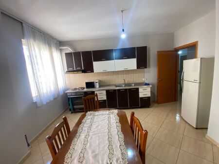 Appartamento 1+1, Astir!