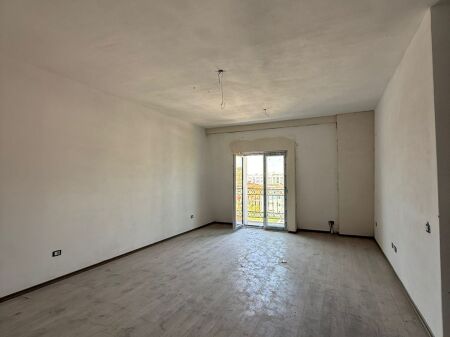 Apartament 1+1 për shitje  Portra e Re, Sauk