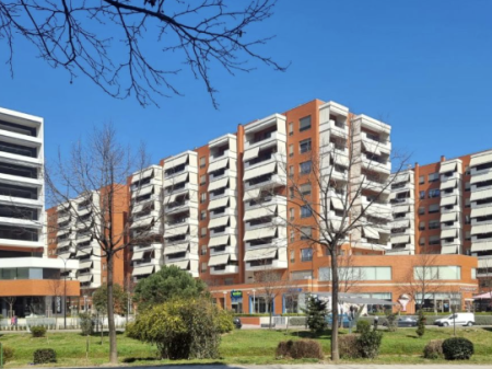  AMBIENTE COMMERCIALE PREMIUM IN AFFITTO – COMPLESSO DELIJORGJI