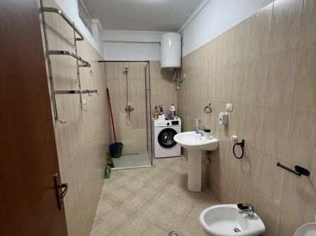  Jepet me qira apartament 1+1 në Fresk, prane Spar 2