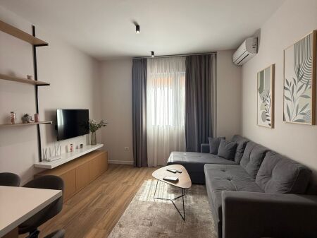 Selvia – Rr. Siri Kodra   Apartament 1+1 + depo për shitje