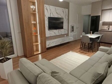 APARTAMENT 1+1 ME QIRA, PRANE AMBASADES AMERIKANE, TIRANE!